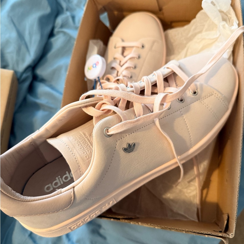 Adidas Stan Smith Lux Box in Taupe (not tan) - Picture 4 of 6